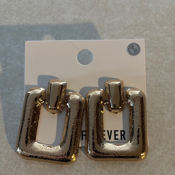 Forever 21 Gold Square Earrings - Picture 1 of 2